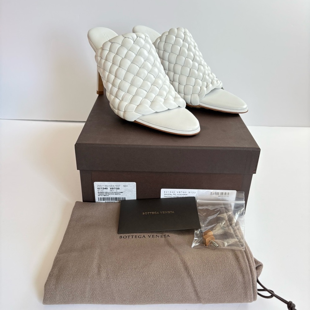 NWT Bottega Veneta Padded Intreccio Nappa Sandal White – 36.5